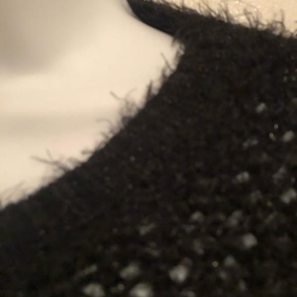 🇨🇦Medium Black Sparkly Sweater - Picture 11 of 12